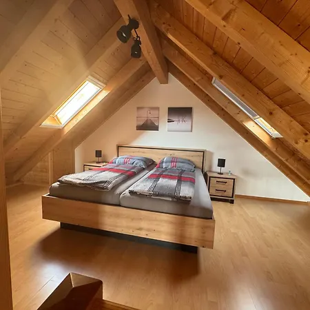 Daire 5-seen-loft Mit 4-6 Schlafplaetzen, Naehe Ammersee, Neu Eingerichtet